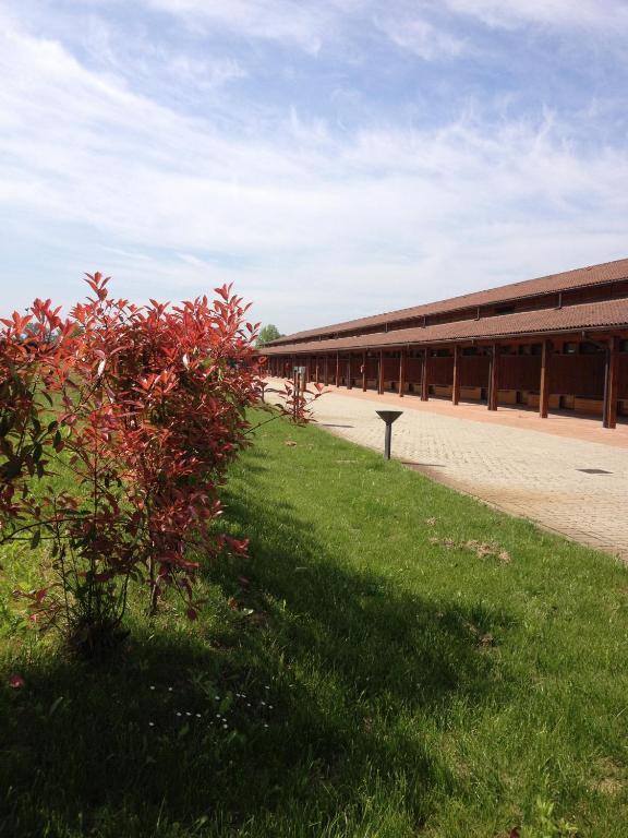 Motel 7 Laghi Castelletto Di Branduzzo Ngoại thất bức ảnh