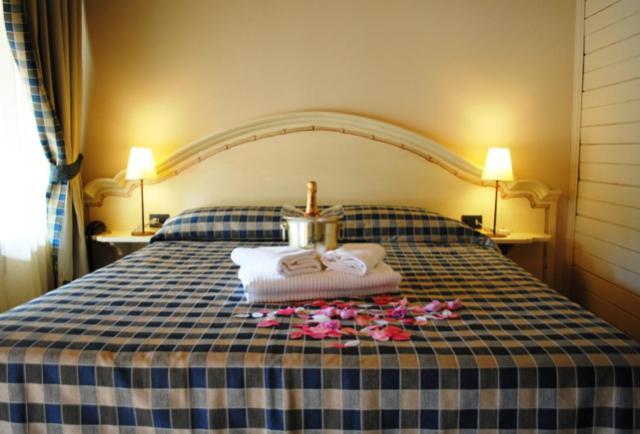 Motel 7 Laghi Castelletto Di Branduzzo Ngoại thất bức ảnh